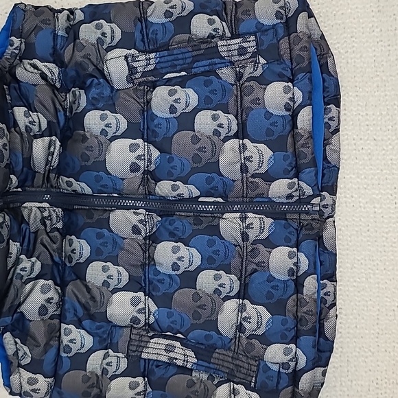 Old Navy Kids Sleeveless Quilted Puffer Vest/Jacket in Blue/Gray - Picture 9 of 17